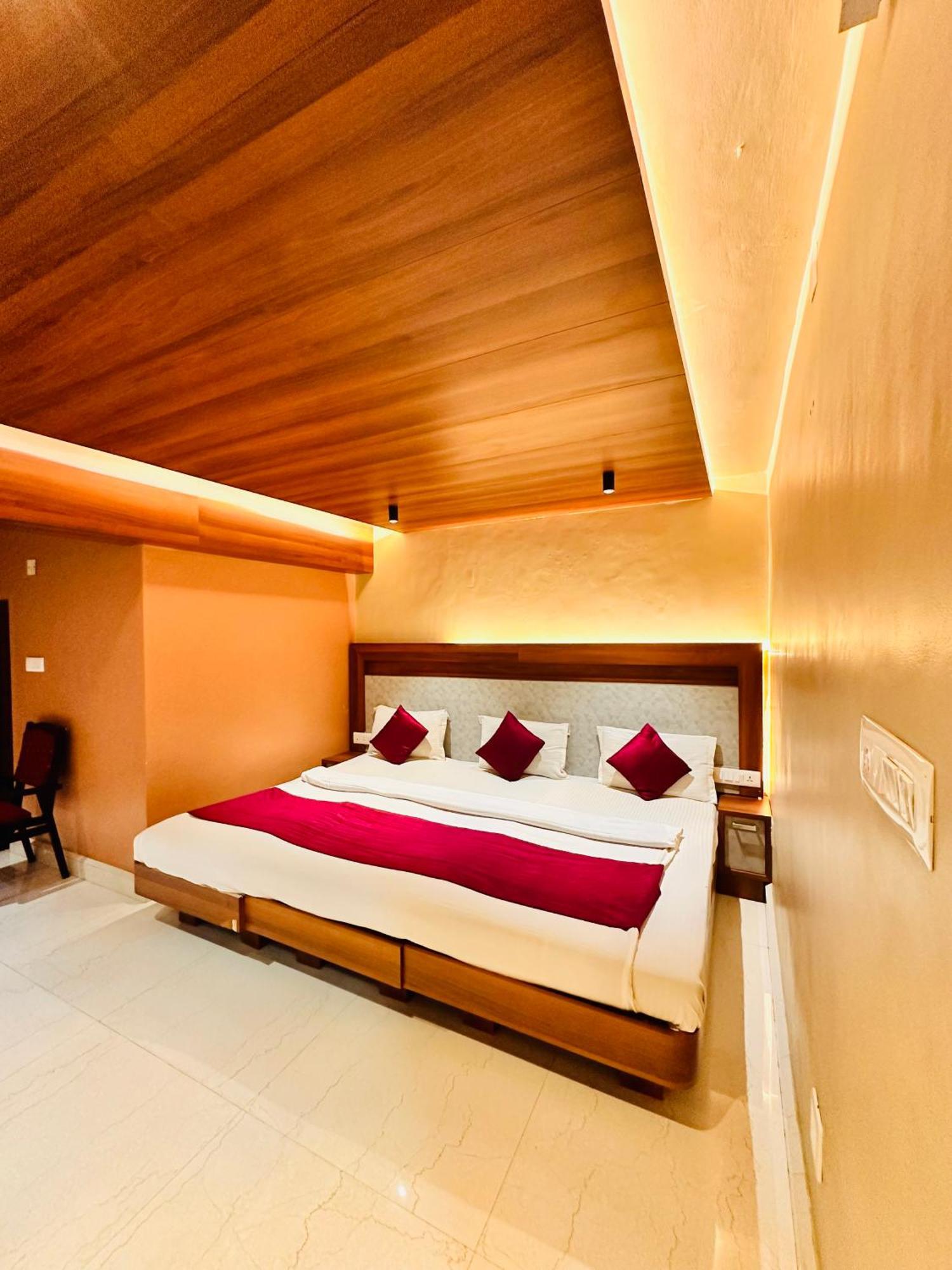 City Palace Hotel Ooty Exterior foto